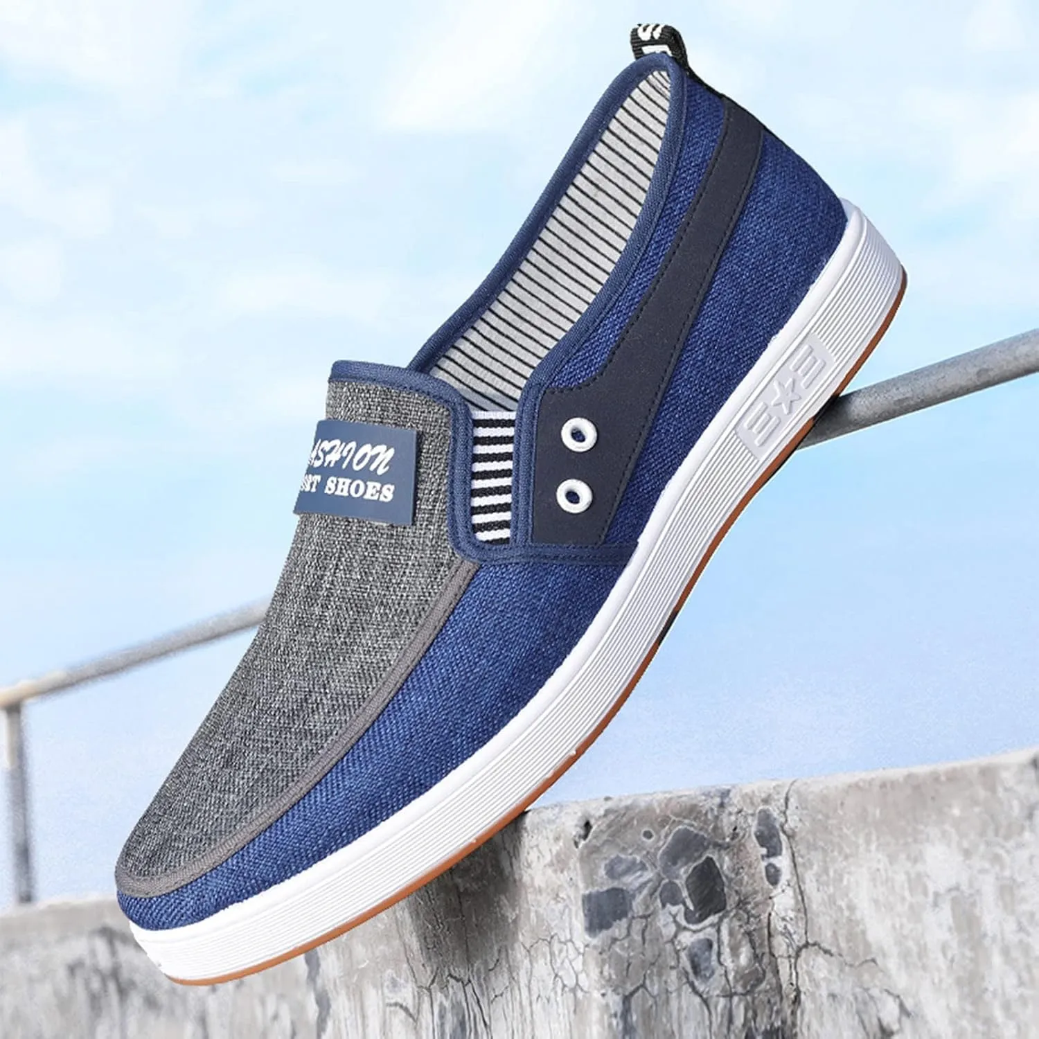 Fashion All Season Men Casual Shoes Flat Non Slip Soles Canvas Lightweight Slip On Comfortable Casual Shoes for Men Wide