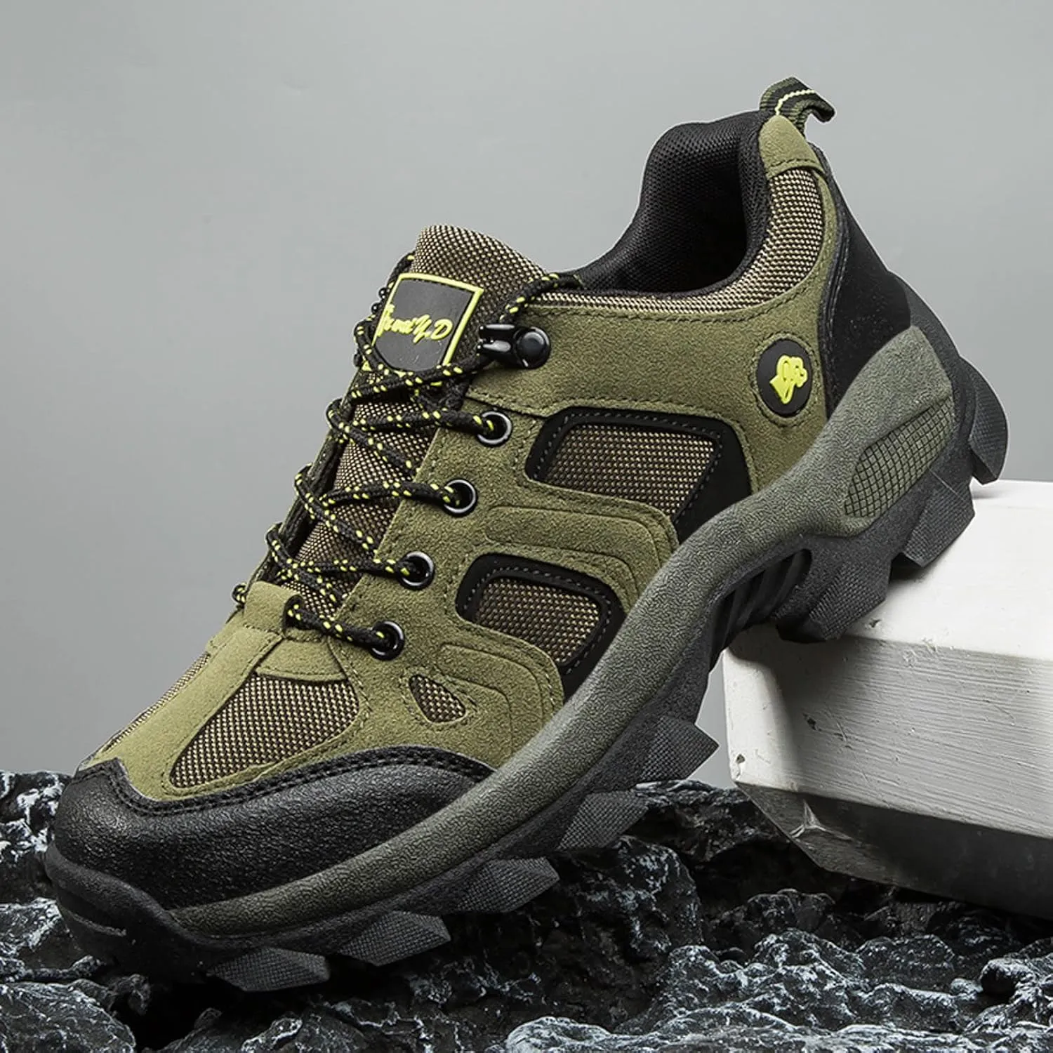 Hiking Shoes Men Lightweight Non Slip Breathable Walking Shoes Outdoor Waterproof Sports Shoe Mountaineering Sneakers for Men with Arch Support All Day Work Daily Work Sneaker