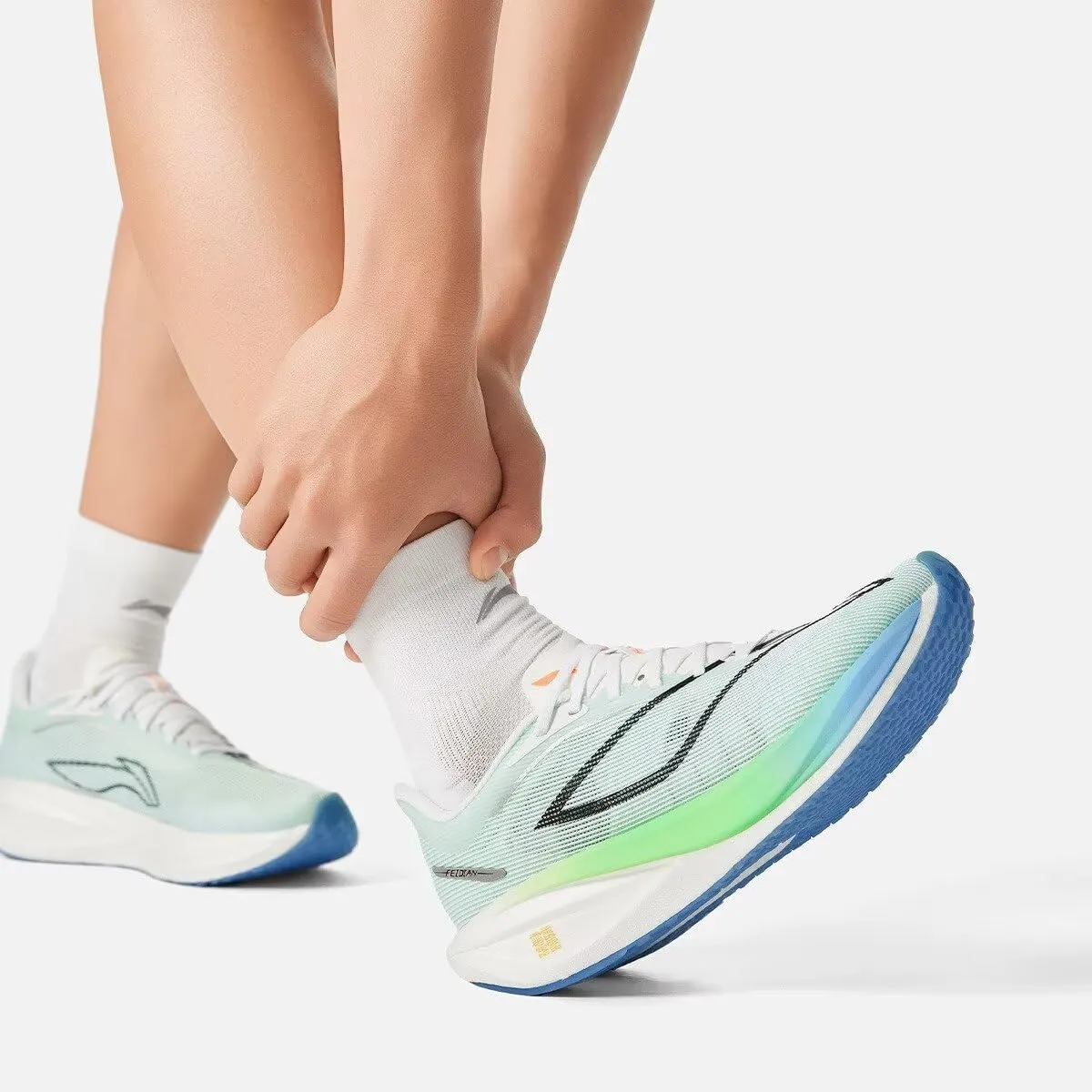 LI-NING FEIDIAN 5 Challenger Men Running Shoes Boom Fiber Reflective Lightweight Breathable Racing Sneakers ARMV001
