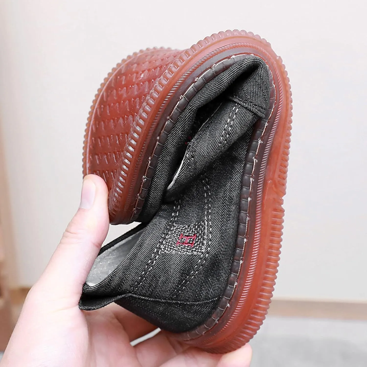 Men Slip on Walking Shoes Comfort Memory Foam Breathable Fashion Sneakers Non Slip Travel Jogging Training Gym Shoes Wide Width