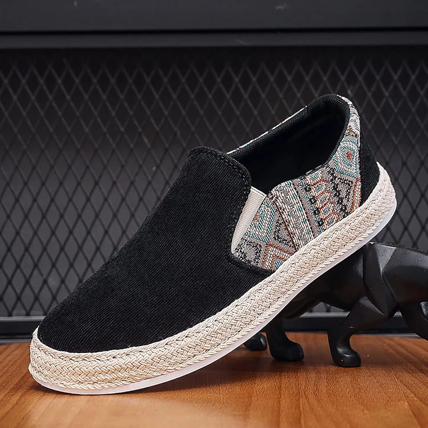 Men Slip on Walking Shoes Comfort Memory Foam Breathable Mesh Fashion Sneakers Non Slip Arch Support Vacation Athletic Running Shoes