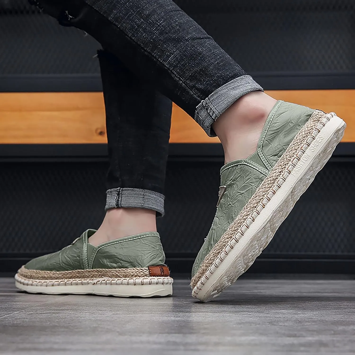 Men's Slip on Walking Shoes Comfy Knitted Memory Foam Ultra Lightweight Breathable Fashion Sneakers Non Slip Arch Support Vacation Training Gym Shoes Wide Width