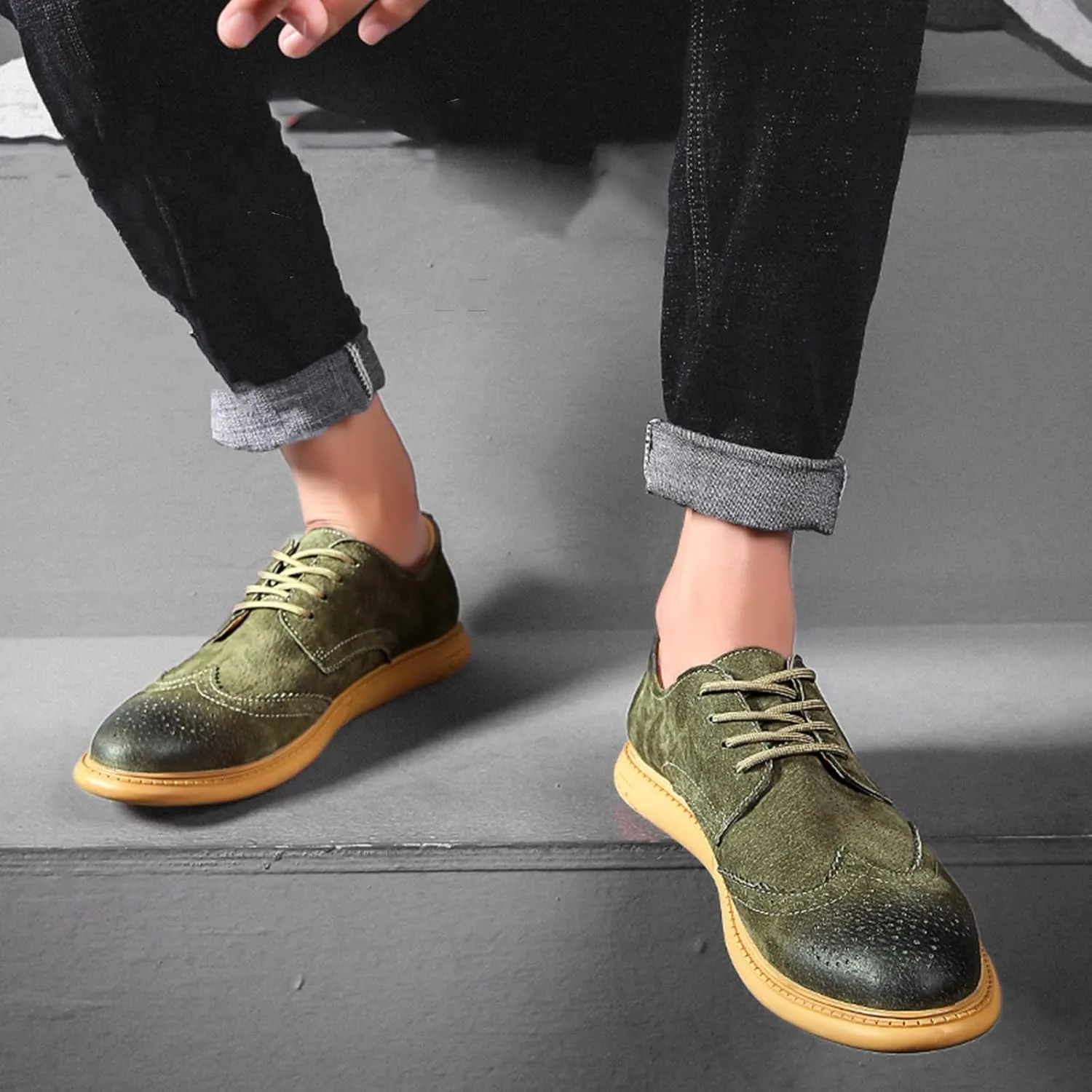 Men's Suede Leather Wingtip Brogue Oxfords Shoes Fashion Carving Round-Toe Lace Up Low Top Dress Shoes Casual Business Formal Derby Shoes