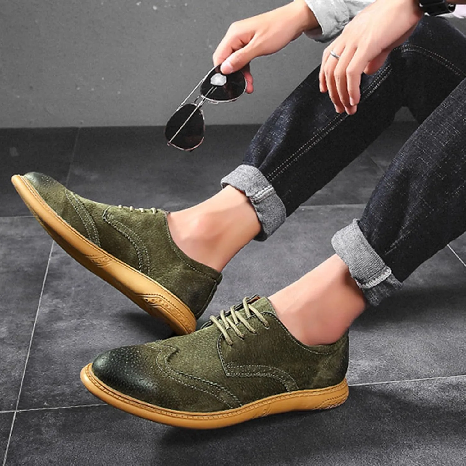 Men's Suede Leather Wingtip Brogue Oxfords Shoes Fashion Carving Round-Toe Lace Up Low Top Dress Shoes Casual Business Formal Derby Shoes