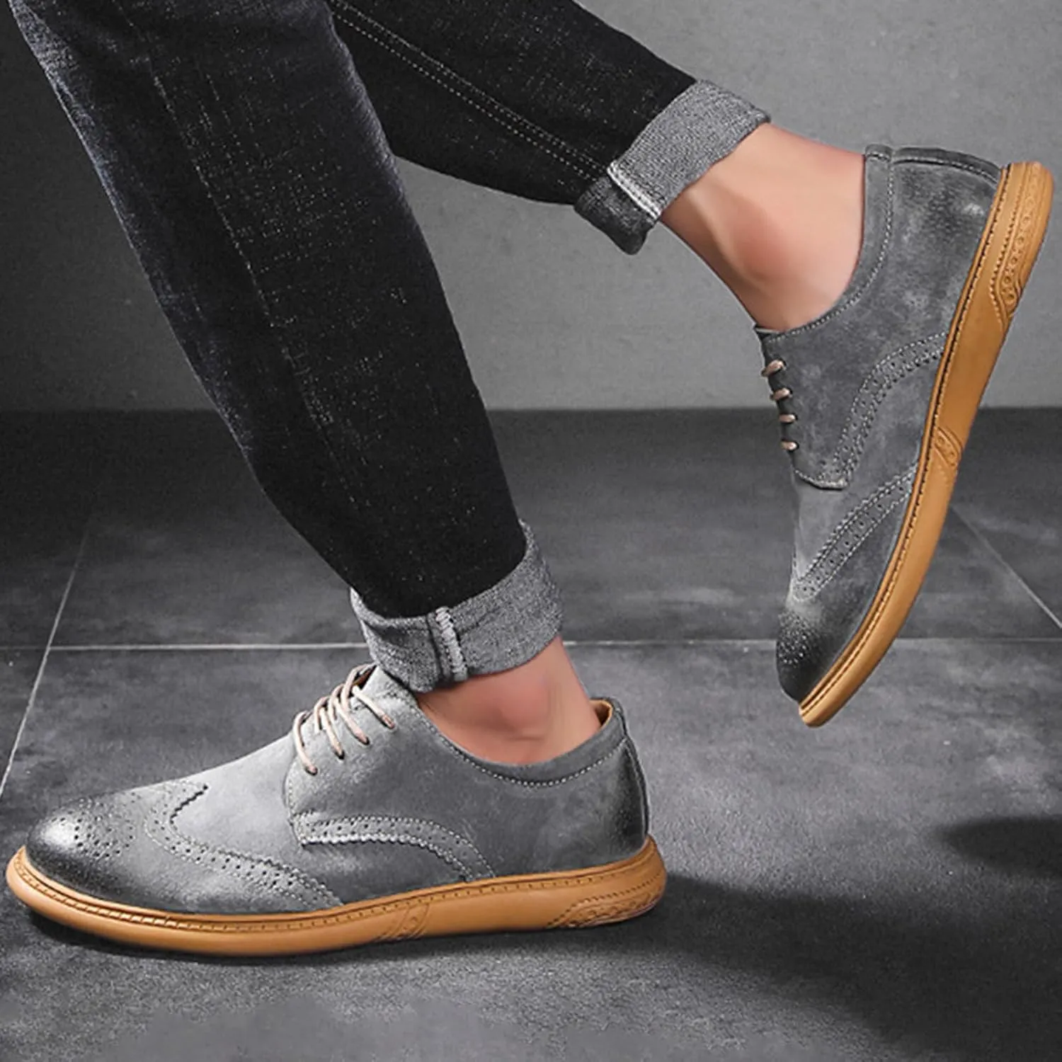 Men's Suede Leather Wingtip Brogue Oxfords Shoes Fashion Carving Round-Toe Lace Up Low Top Dress Shoes Casual Business Formal Derby Shoes