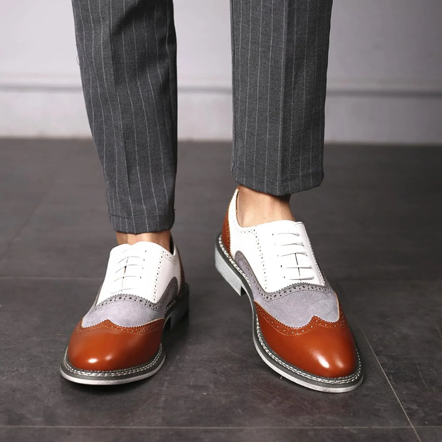 Men's Wingtip Two Tone Patchwork Brogue Oxfords Shoes Fashion Classic Round-Toe Lace Up Low Top Leather Dress Shoes Hand Stitched Casual Business Formal Derby Shoes