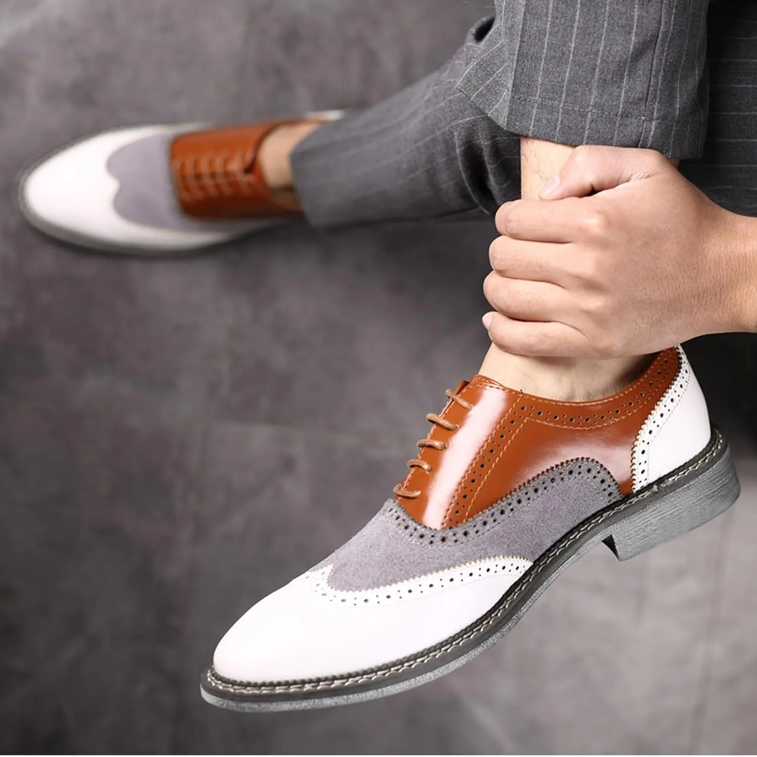 Men's Wingtip Two Tone Patchwork Brogue Oxfords Shoes Fashion Classic Round-Toe Lace Up Low Top Leather Dress Shoes Hand Stitched Casual Business Formal Derby Shoes