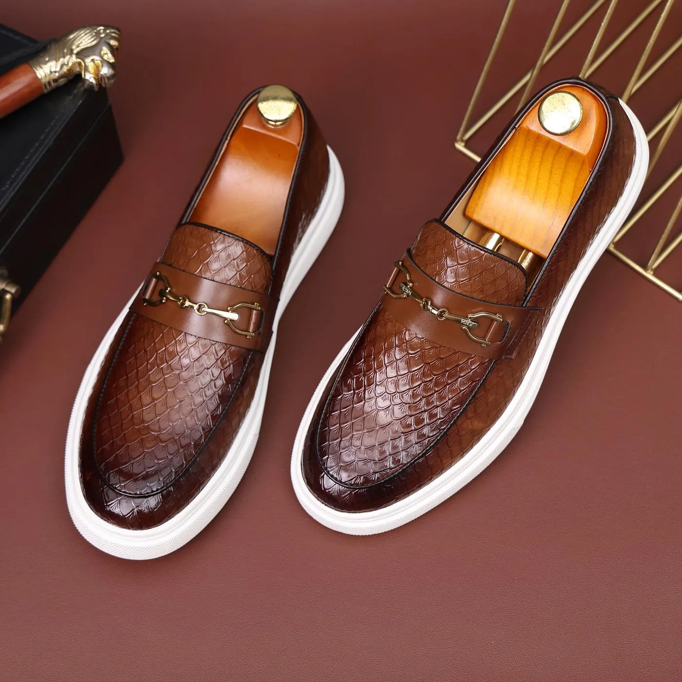 Santimon Men's Slip-On Woven Loafers, PU Leather Upper, Moc Toe, Dress Party Shoes for Men