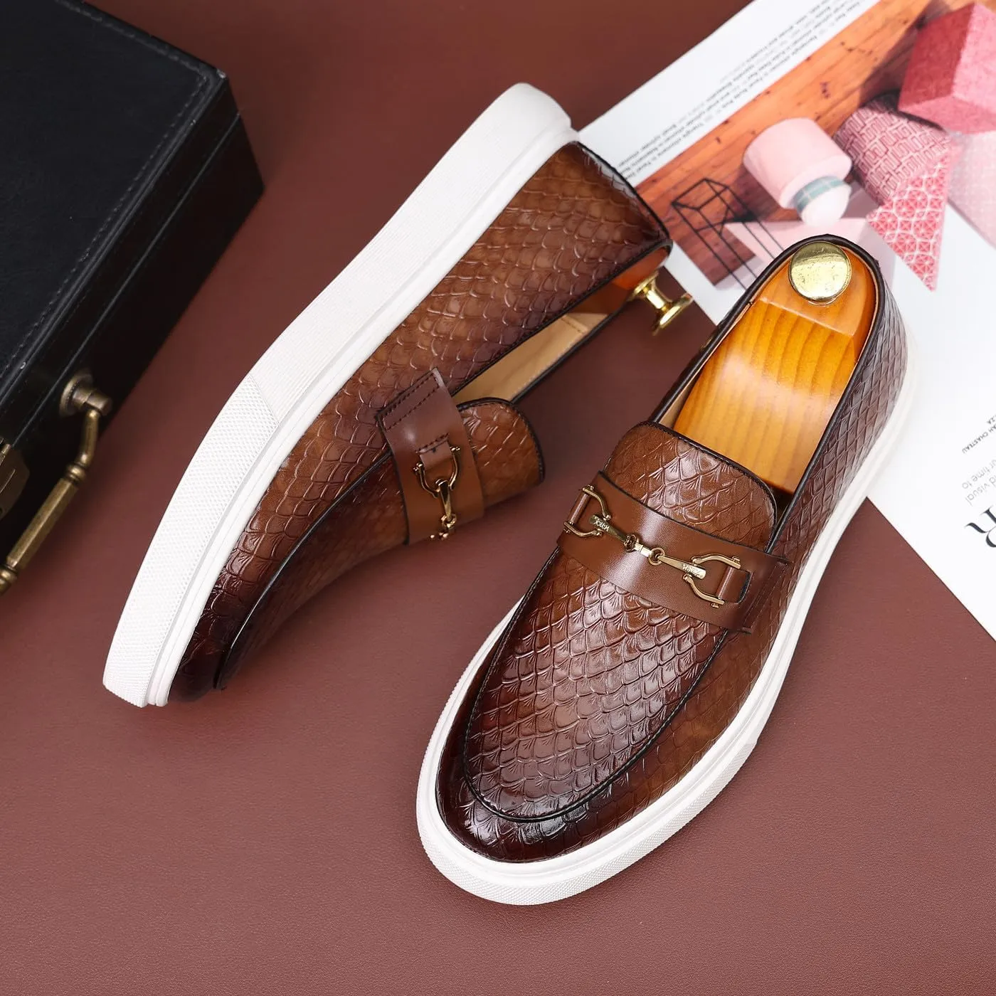 Santimon Men's Slip-On Woven Loafers, PU Leather Upper, Moc Toe, Dress Party Shoes for Men