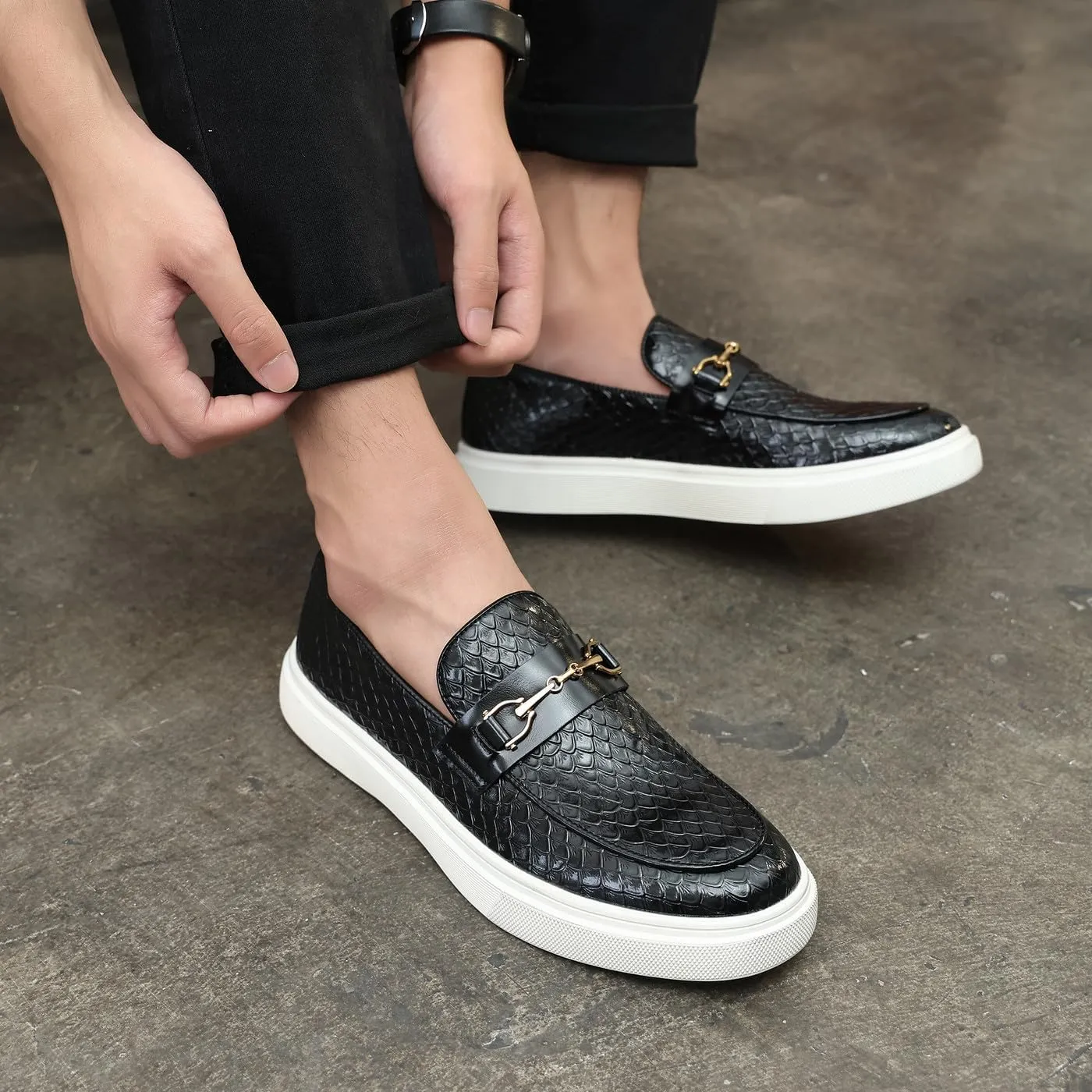 Santimon Men's Slip-On Woven Loafers, PU Leather Upper, Moc Toe, Dress Party Shoes for Men