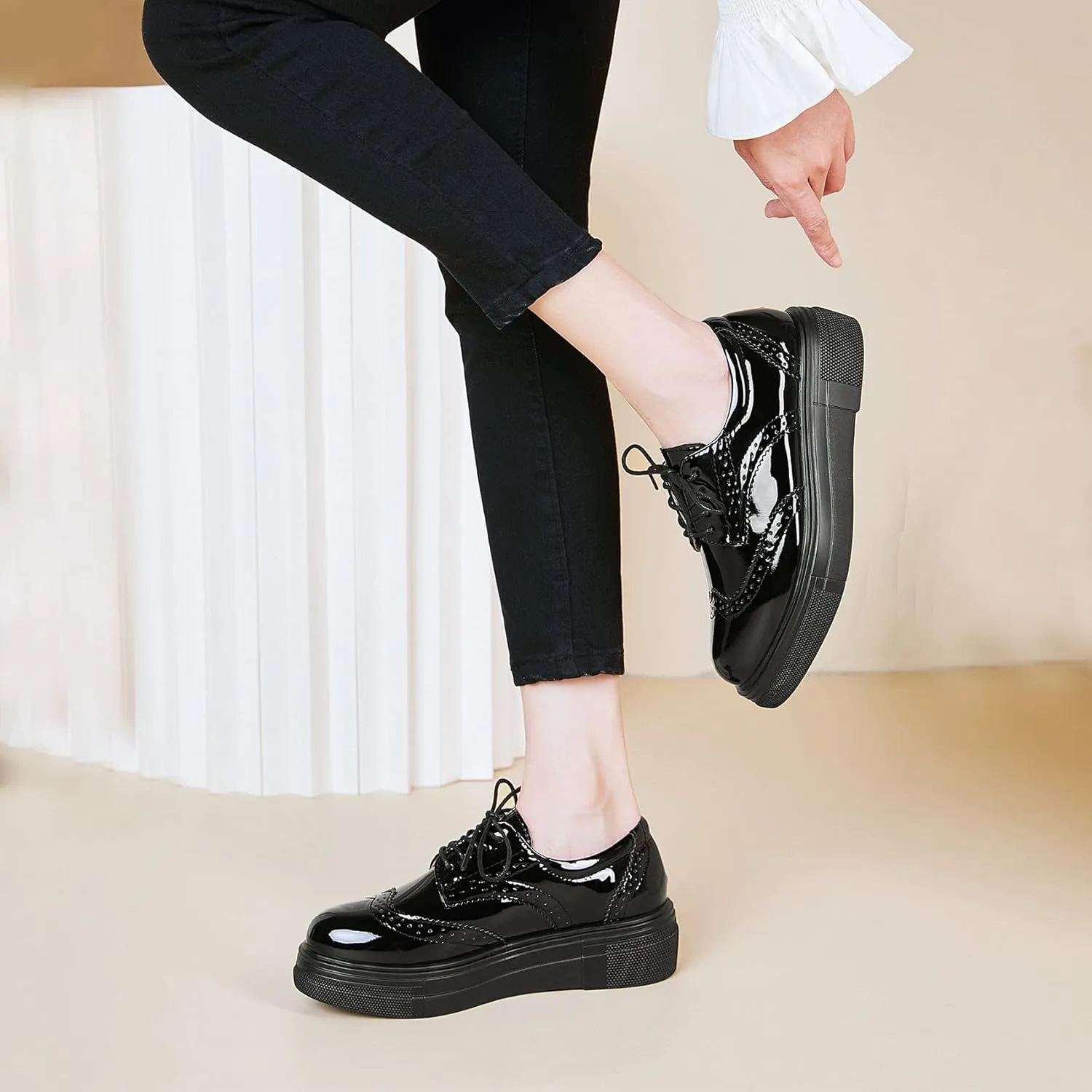 SHEMEE Women's Platform Patent Leather Lace Up Oxfords Pumps Vintage Wingtip Mid Heels Round Toe Brogues Flat Dress Shoes