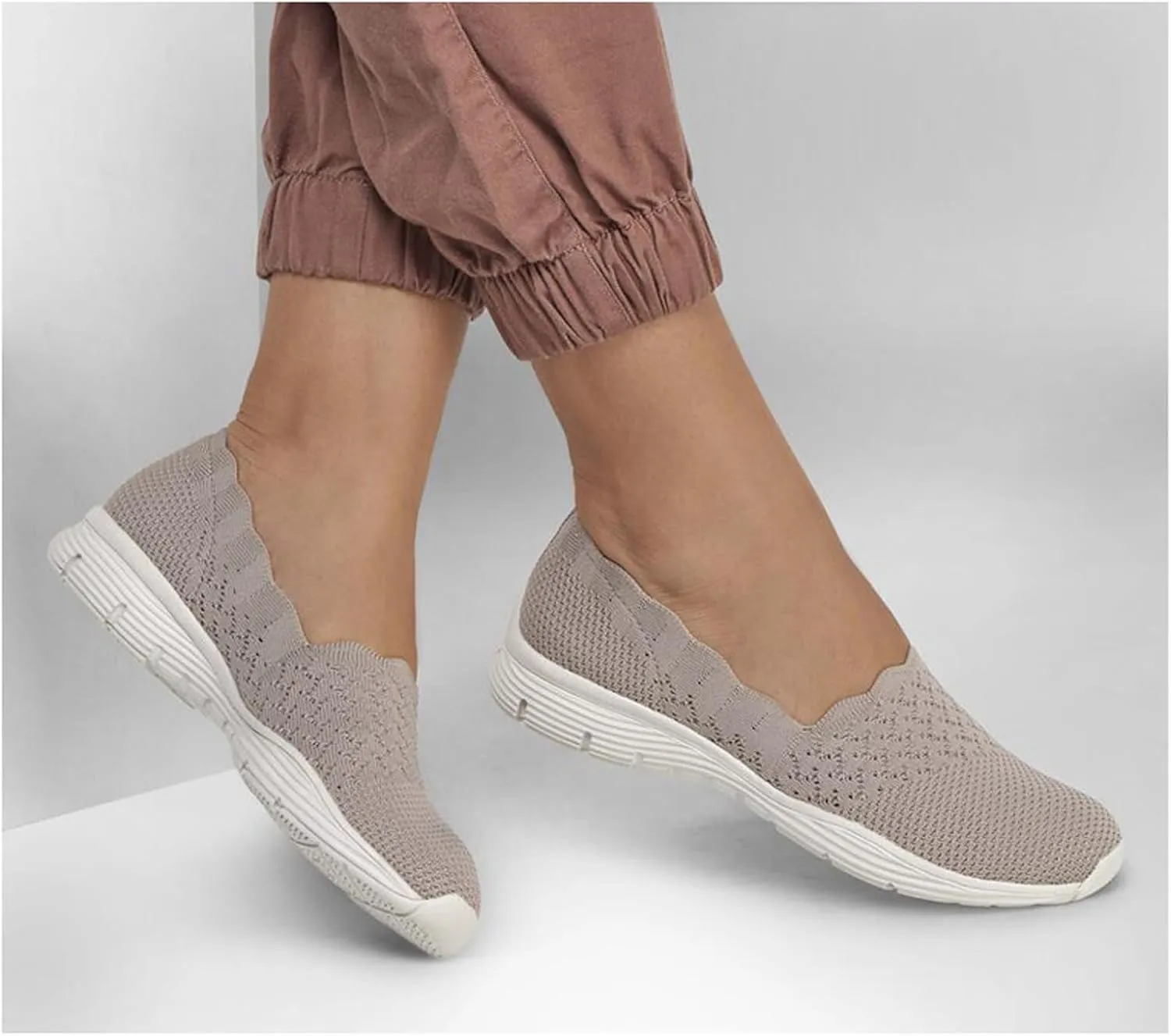 Skechers Women's Seager - Stat - Scalloped Collar, Engineered Skech-Knit Slip-on - Classic Fit