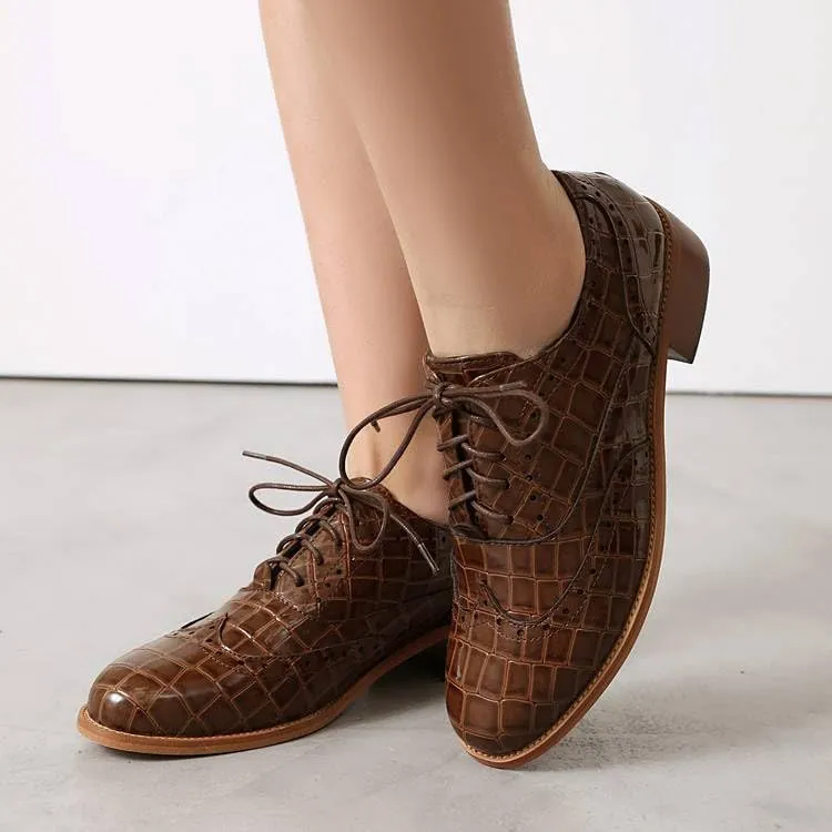 Women Lace Up Brogue Shoes Glossy Patent Leather Low Block Heels with Rock Pattern