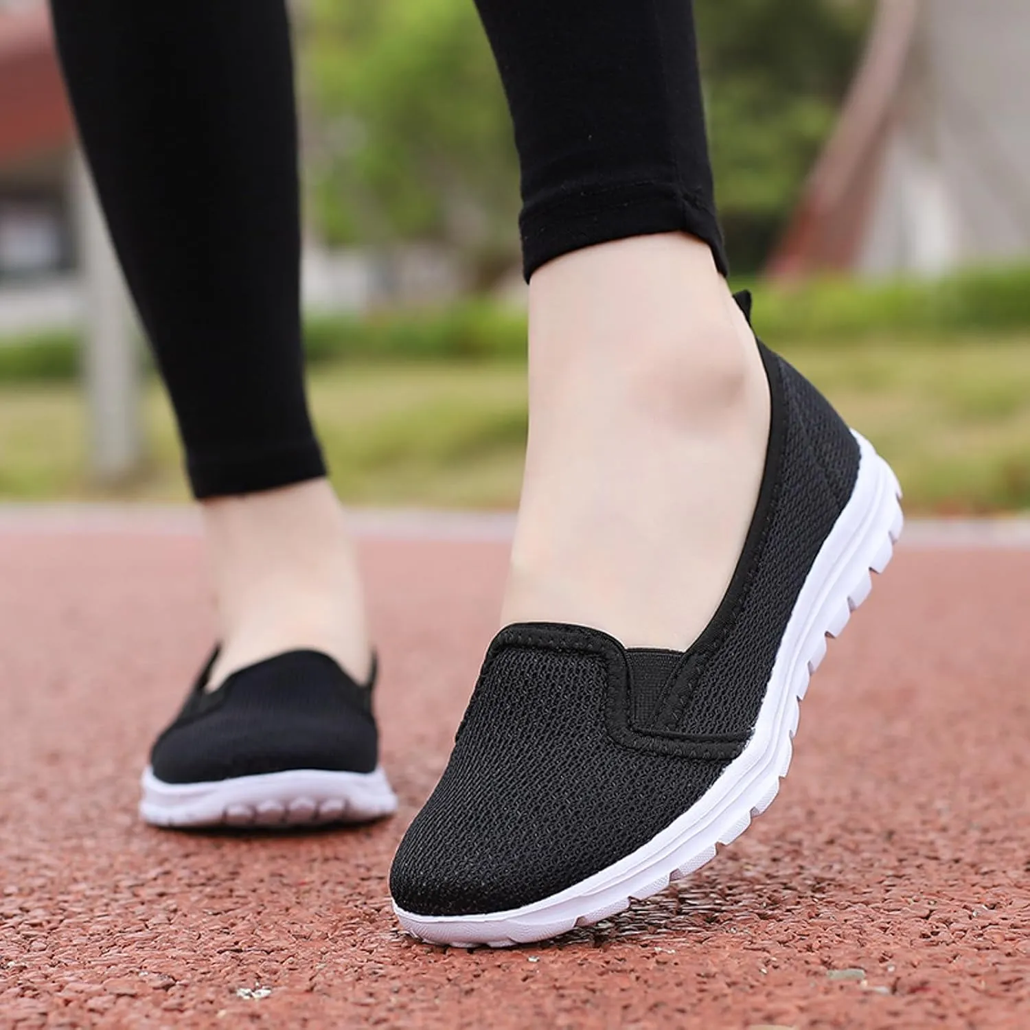 Women's Breathable Mesh Shoes Comfortable Walking Driving Shoes Soft Flat Soled Shoes Lightweight Elderly Shoes