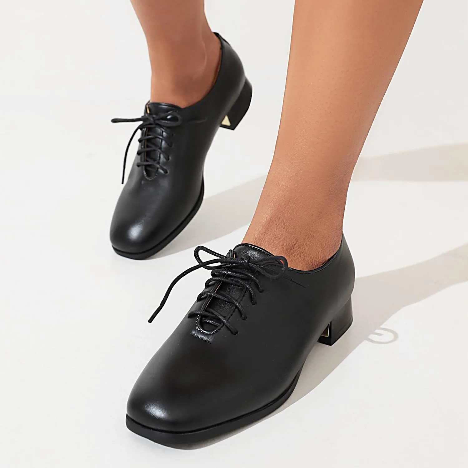 Women's Closed Square Toe Low Heel Oxford Flats Vintage Brogues Lace Up Pumps PU Leather Dress Shoes