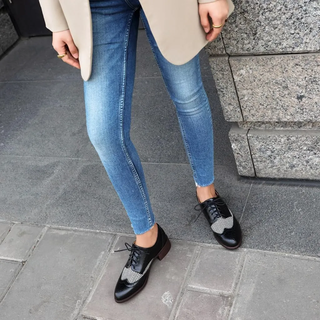 Women's Flat Low Heel Saddle Oxford Shoes Two Toned Wingtip Perforated Lace Up School Uniform Oxfords Brogues