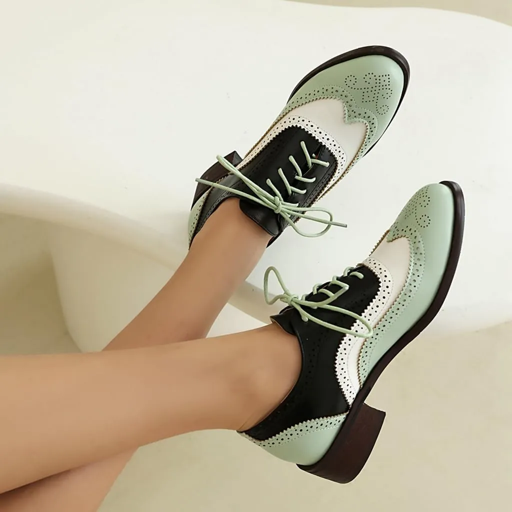 Women's Flat Saddle Oxford Shoes Two Toned Round Toe Wingtip Lace Up Perforated Low Heel School Oxfords Brogues