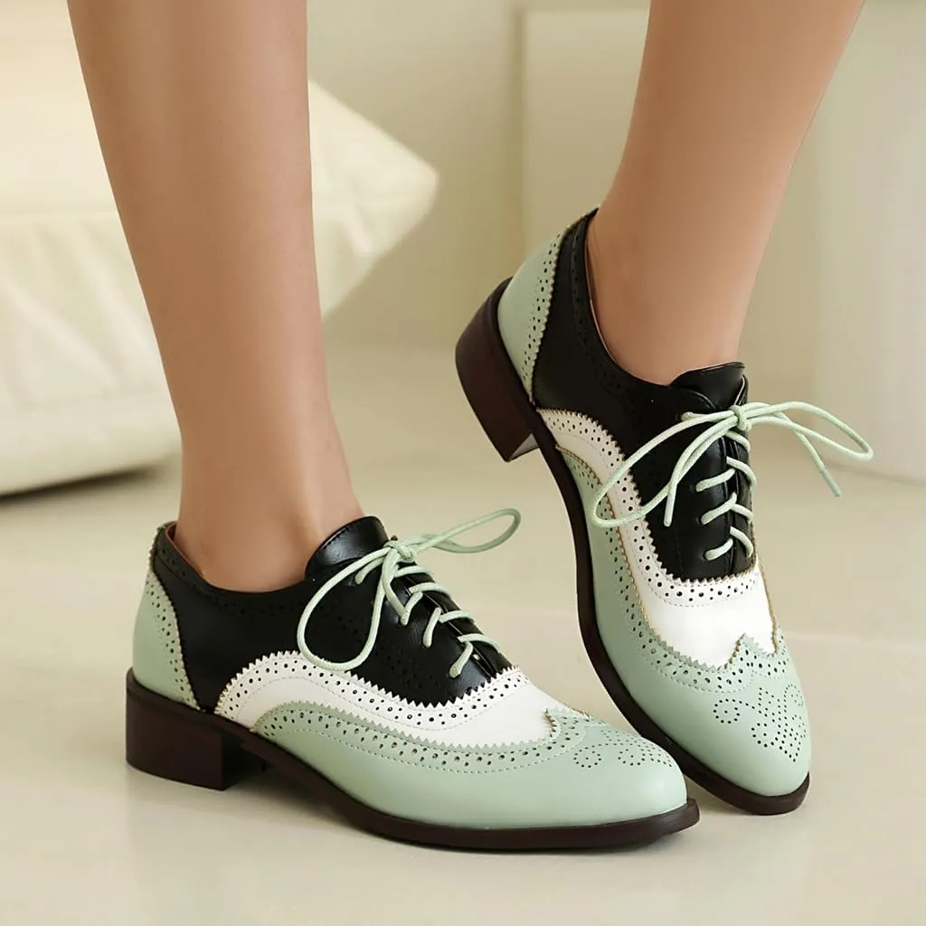 Women's Flat Saddle Oxford Shoes Two Toned Round Toe Wingtip Lace Up Perforated Low Heel School Oxfords Brogues